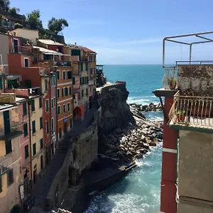 Sara Apartment, Comfort And Lateral Sea View , Riomaggiore Italy